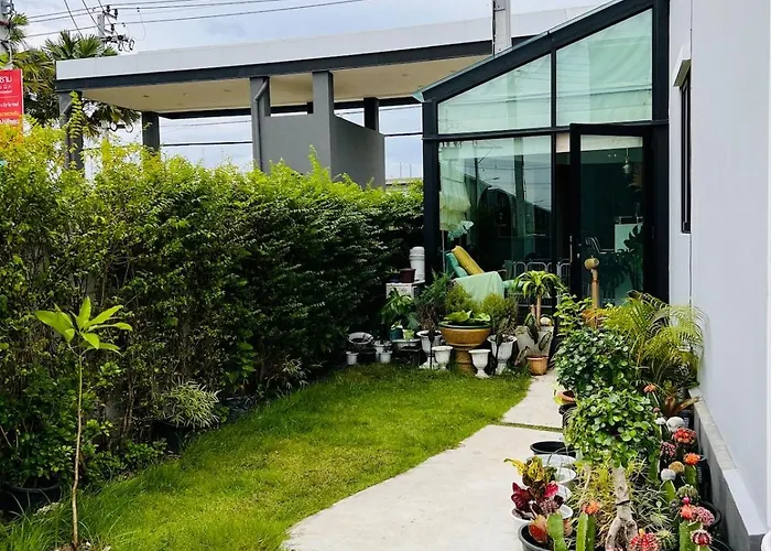 Happy House With Free Parking By Luna Bangkok